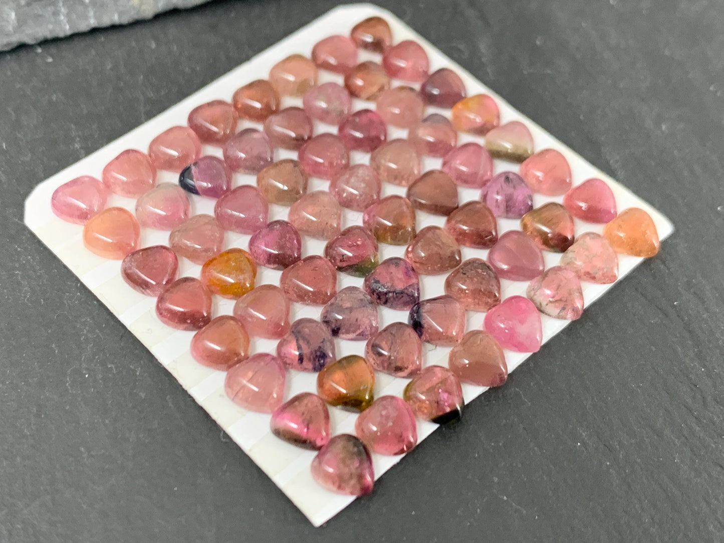 Pink Tourmaline heart 5mm cabochon - Calibrated acbochons