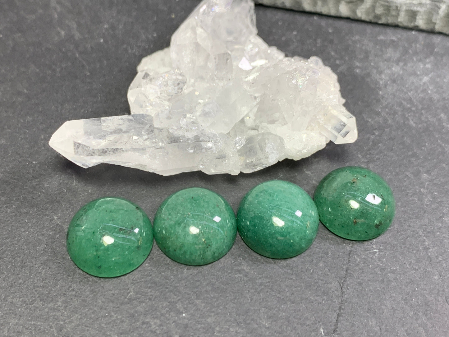 Green Aventurine round 12mm Cabochon - Calibrated cabochons