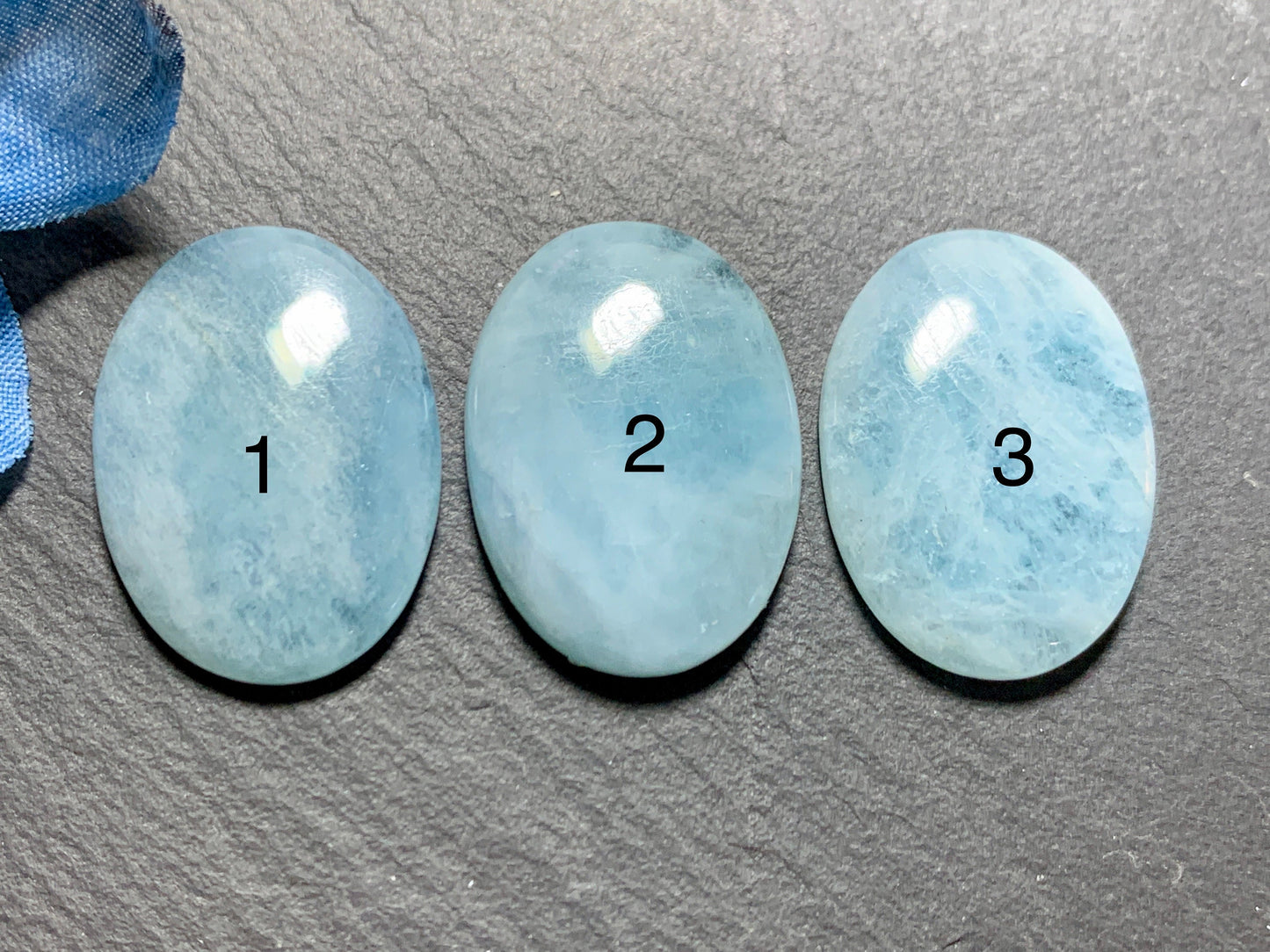 Aquamarine oval 18x25mm cabochon - Calibrated cabochons