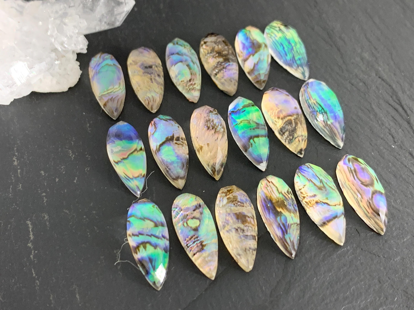 Faceted Abalone Crystal pear 8x20mm cabochon - Doublet cabochons