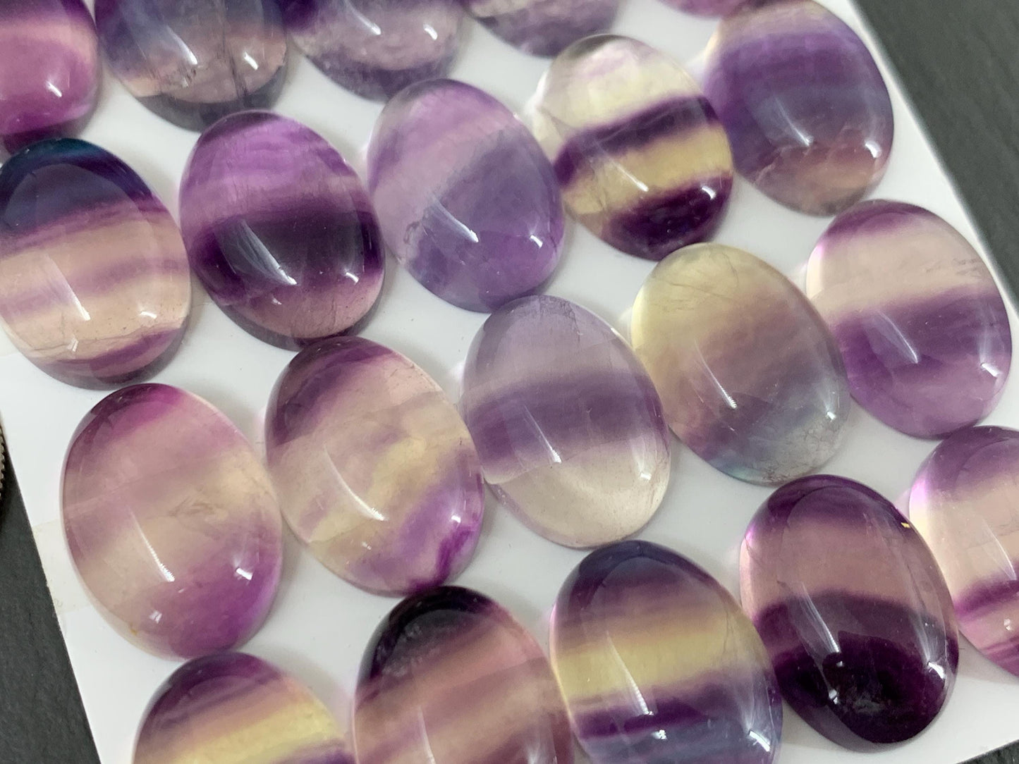 Purple Fluorite oval 13x18mm cabochon - Calibrated cabochons
