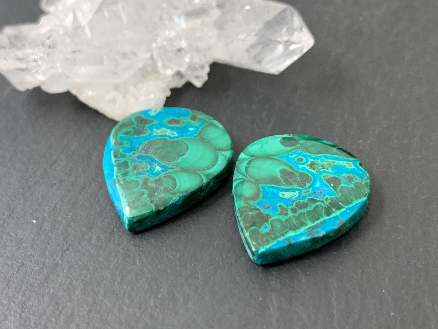 Malachite Chrysocolla pear 16x19x3.5mm cabochon pair