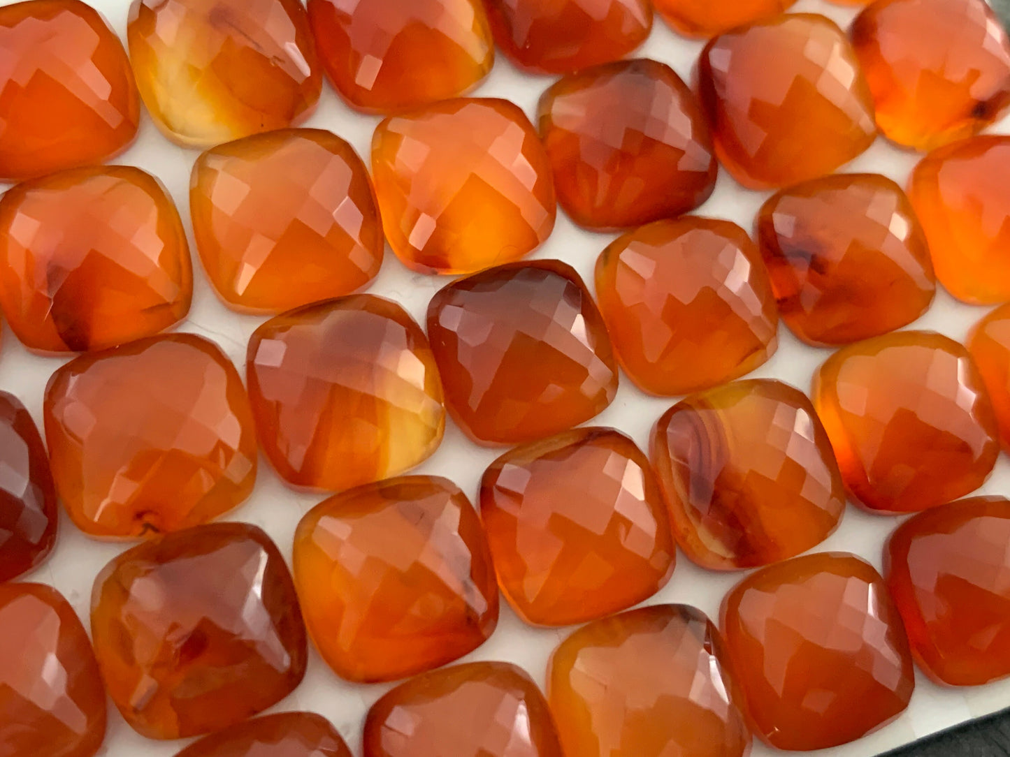 Faceted Carnelian square cushion 10mm cabochon - Calibrated cabochons