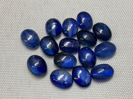 Kyanite oval 6x8mm cabochon