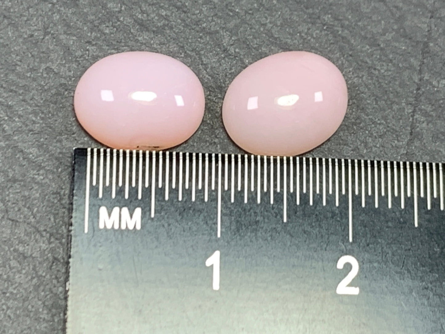 Pink Opal oval 8x10mm cabochon - Calibrated cabochons