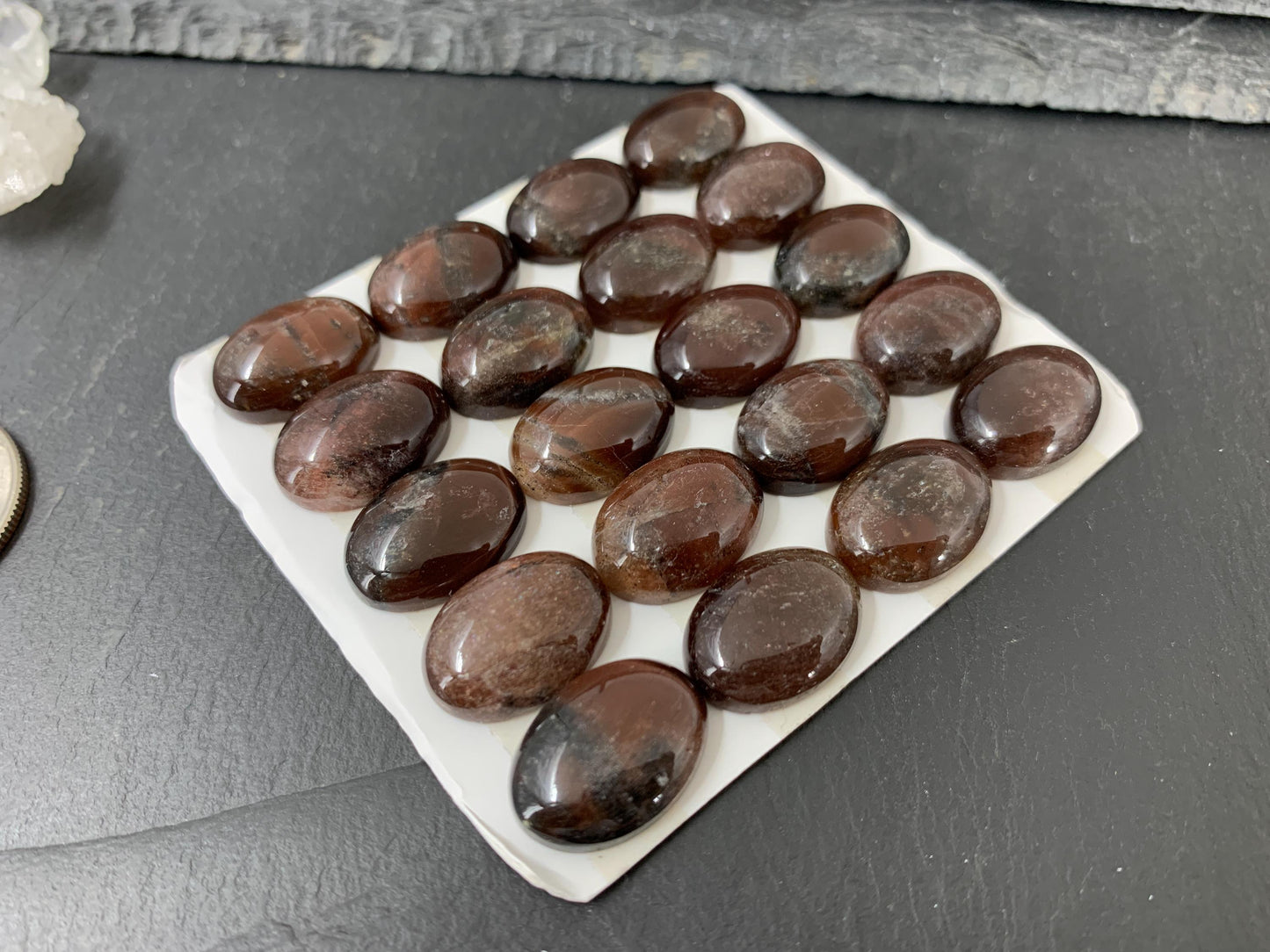 Cat's Eye oval 13x18mm cabochon - Calibrated cabochons