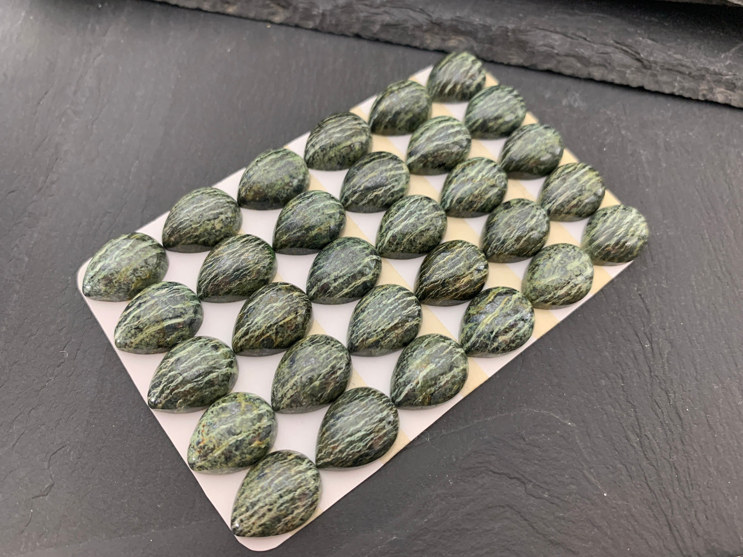 Green Zebra Jasper pear 12x16mm cabochon - Calibrated cabochons