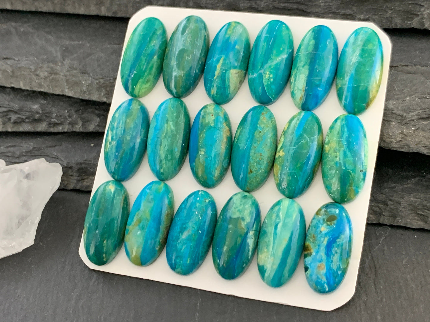 Opaline oval 10x20mm cabochon - Calibrated cabochons