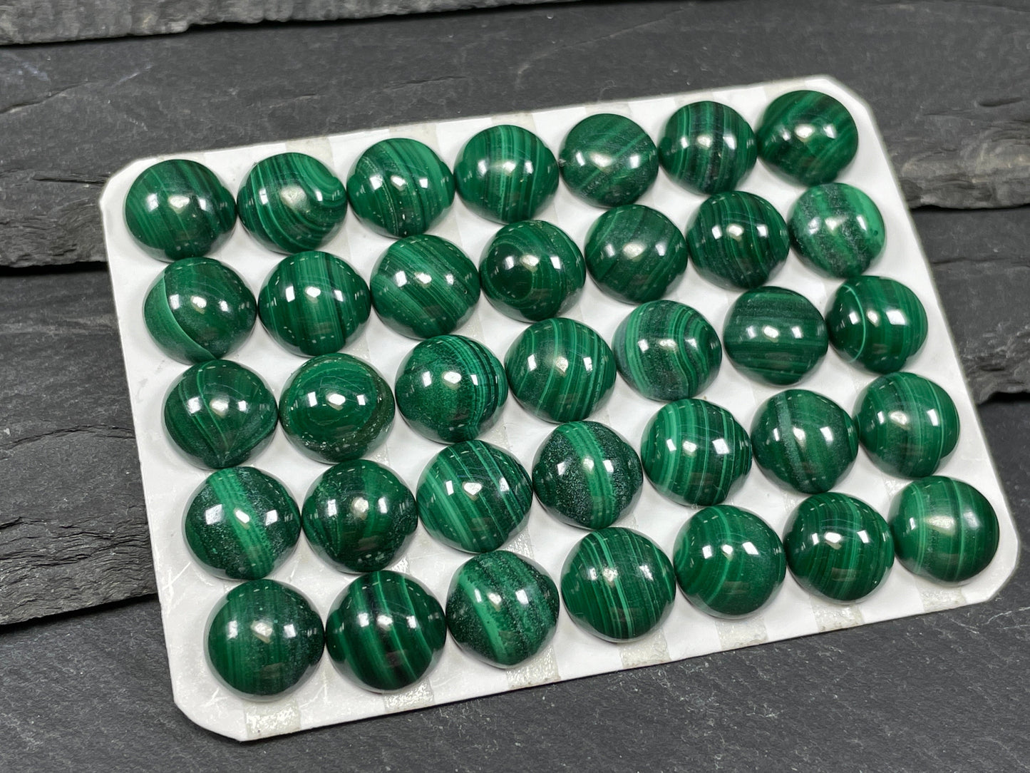 Malachite round 10mm cabochon - Calibrated cabochons