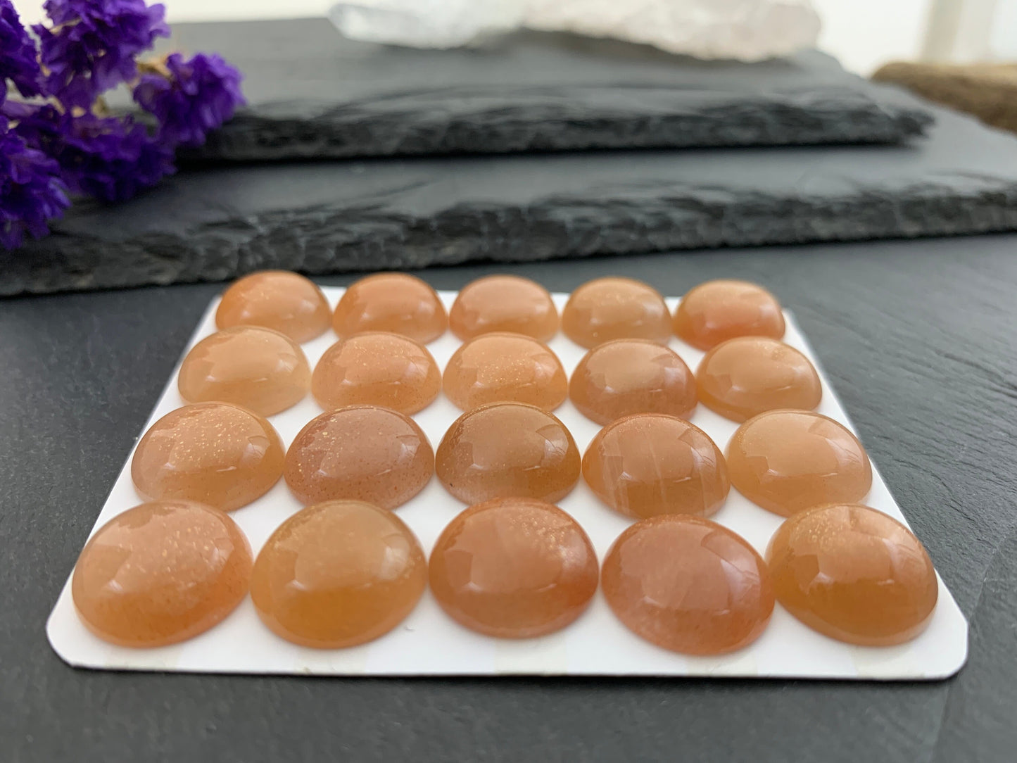 Gold Sunstone round 15mm cabochon - Calibrated cabochons
