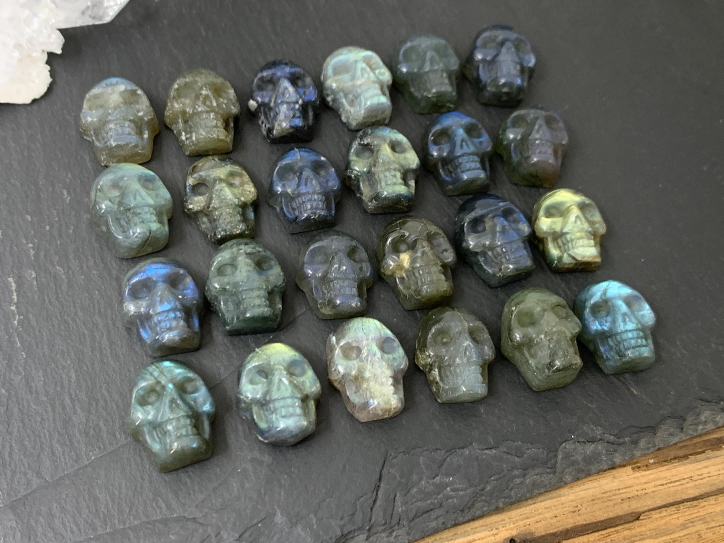 Labradorite skull 17- 18mm cabochon