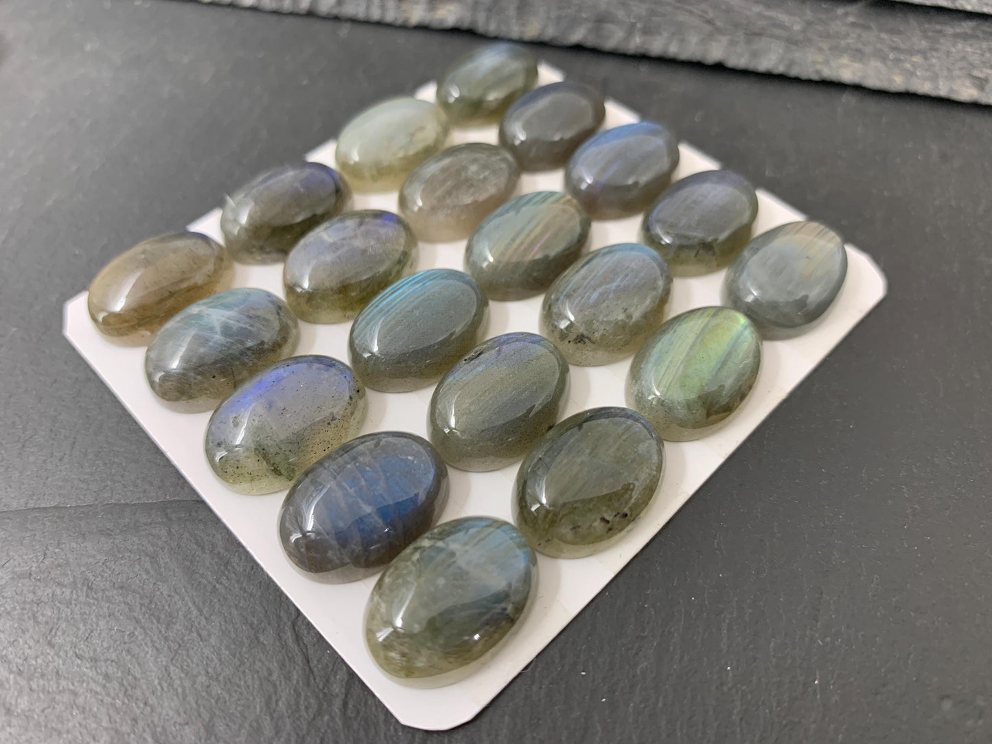 Labradorite oval 13x18mm cabochon - Calibrated cabochons