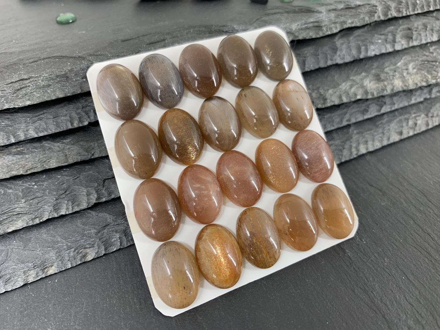 Sunstone oval 13x18mm cabochon - Calibrated cabochons