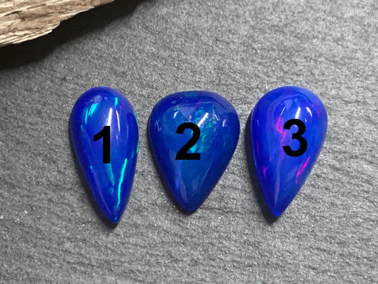 Ethiopian Opal pear 11-13mm long cabochon - Natural Opal smoked to blue color