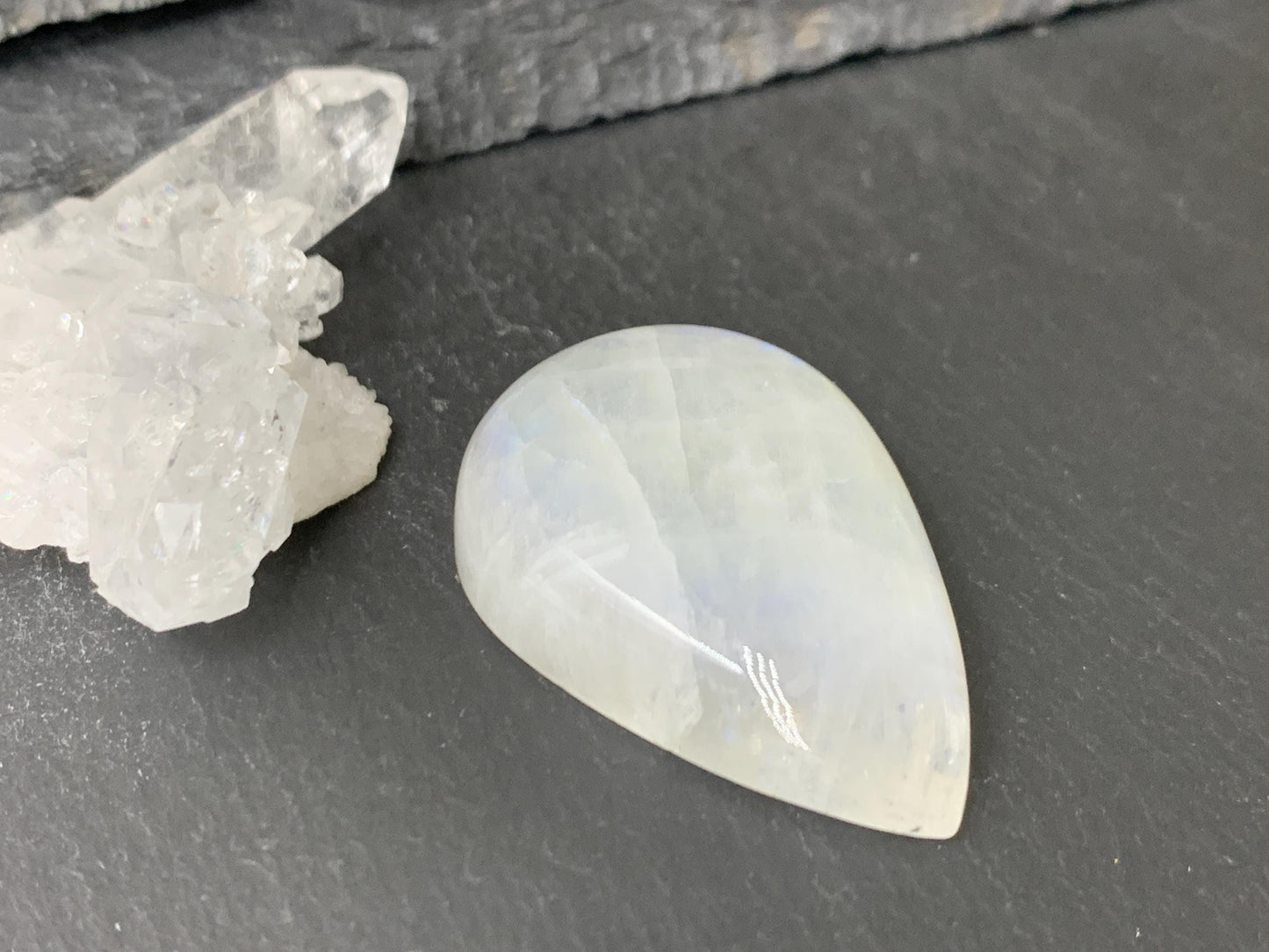 Rainbow Moonstone pear 36x26x9mm cabochon