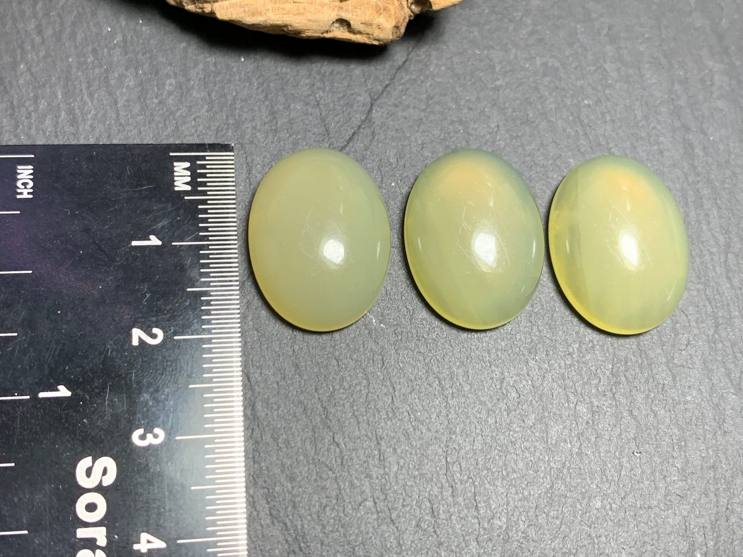 Yellow Opal oval 15x20mm cabochon - Calibrated cabochons