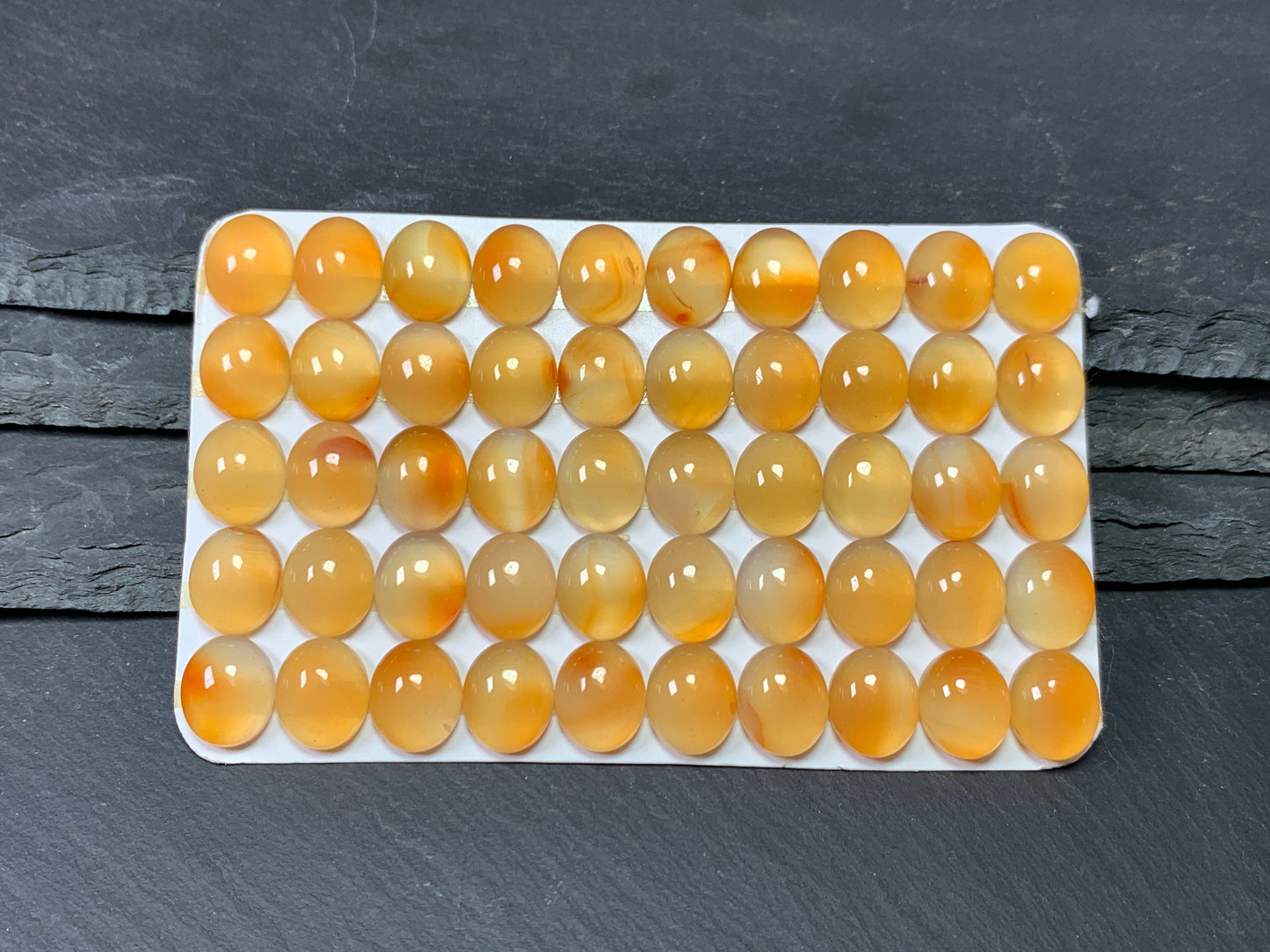 Carnelian oval 10x12mm cabochon - Calibrated cabochons