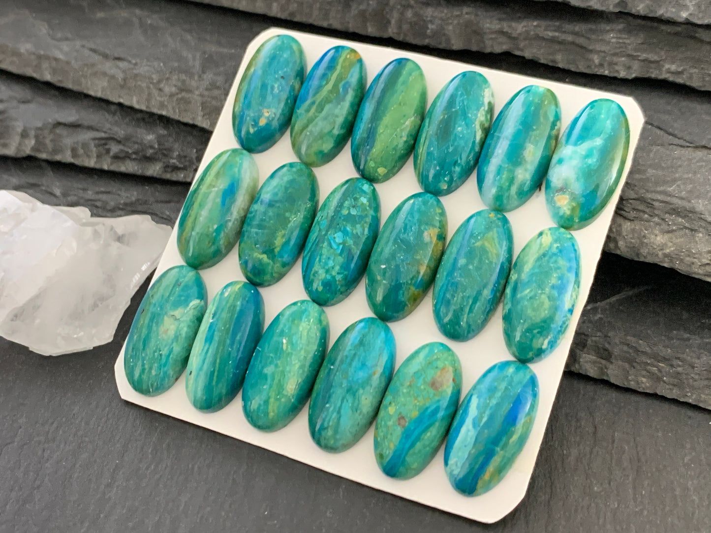 Opaline oval 10x20mm cabochon - Calibrated cabochons
