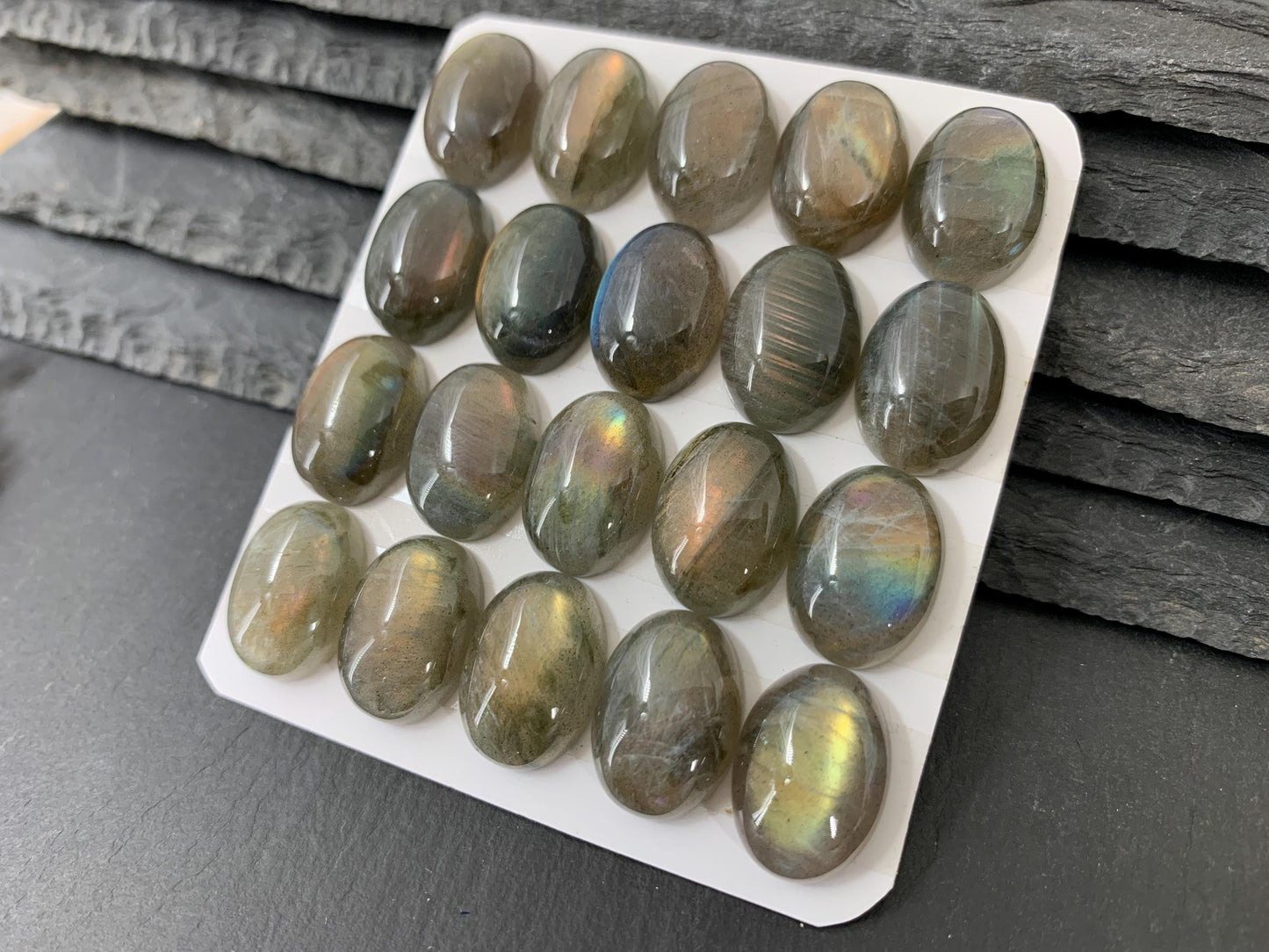 Labradorite oval 13x18mm cabochon - Calibrated cabochons