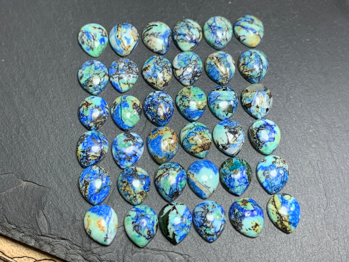 Azurite pear 10x12mm cabochon from Peru - Calibrated cabochons