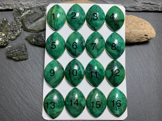 African Jade marquise 18x25mm cabochon - Calibrated cabochons