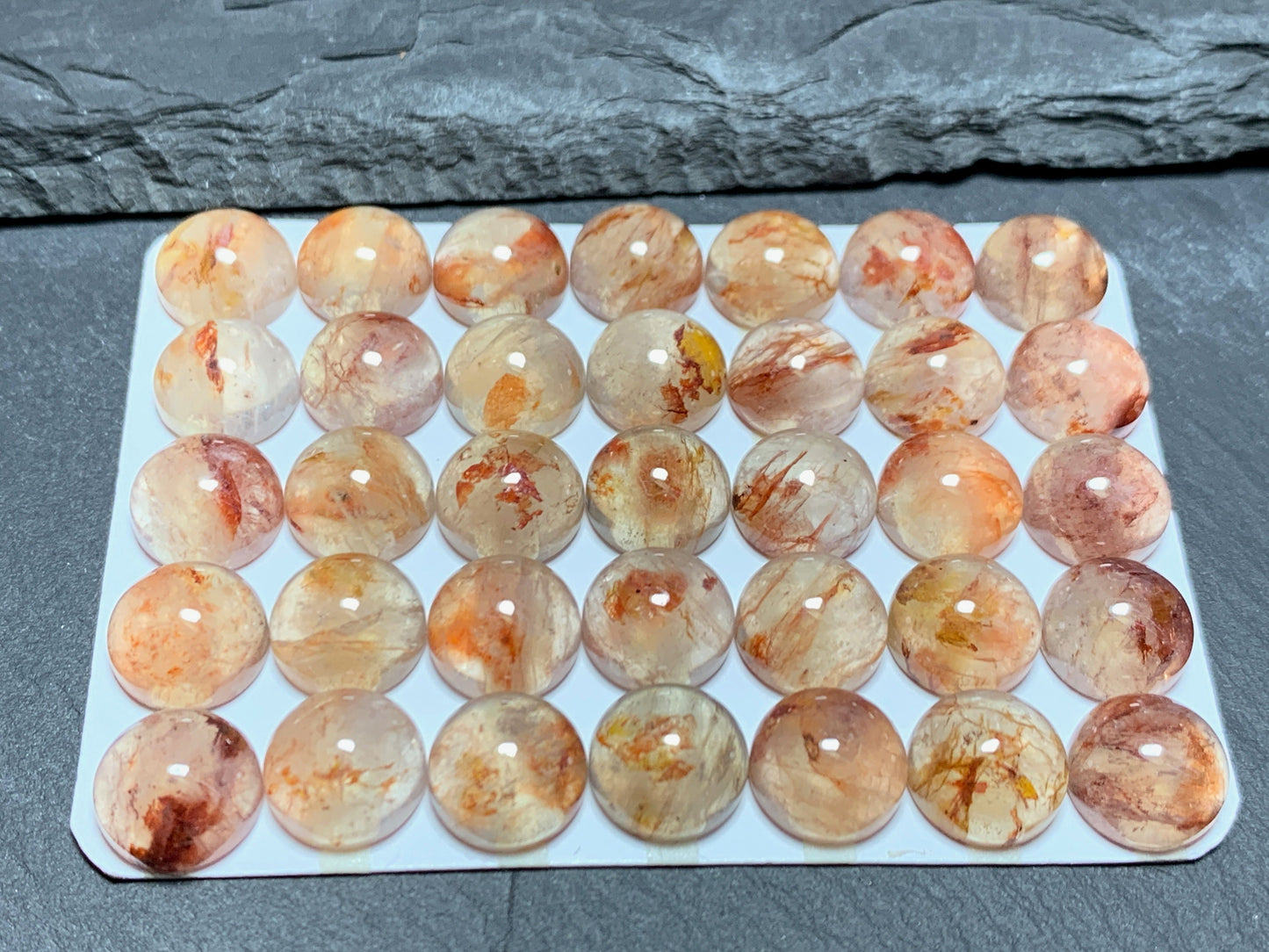 Blood Quartz round 10mm cabochon - Calibrated cabochons