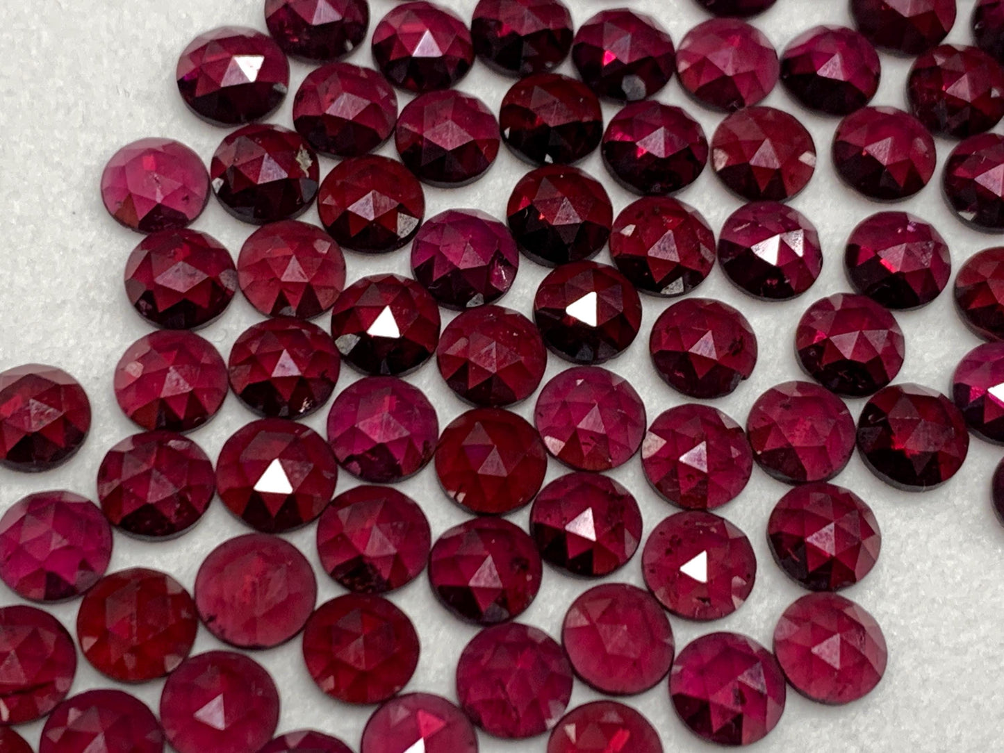 Faceted Rhodolite Garnet round 6-10mm cabochon e