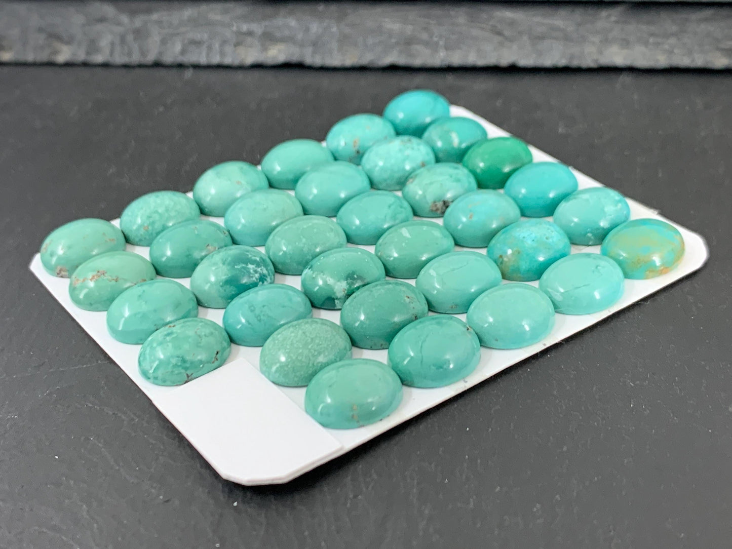 Turquoise oval 10x12mm cabochon - Calibrated cabochons
