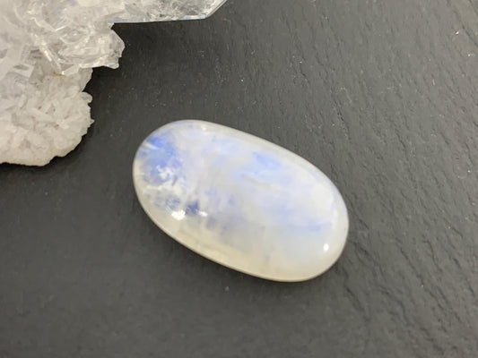 Rainbow Moonstone oval 21x12x7mm cabochon
