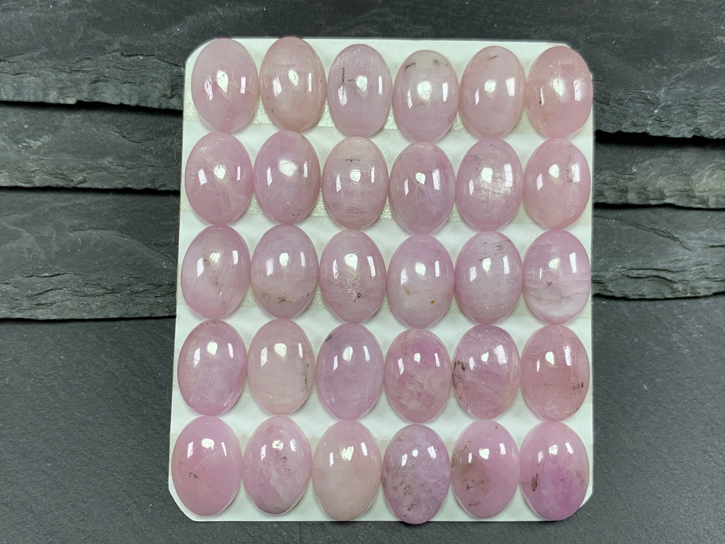 Kunzite oval 10x14mm cabochon - Calibrated. cabochons