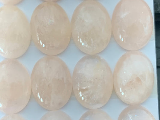 Morganite oval 15x20mm cabochon - Calibrated cabochons