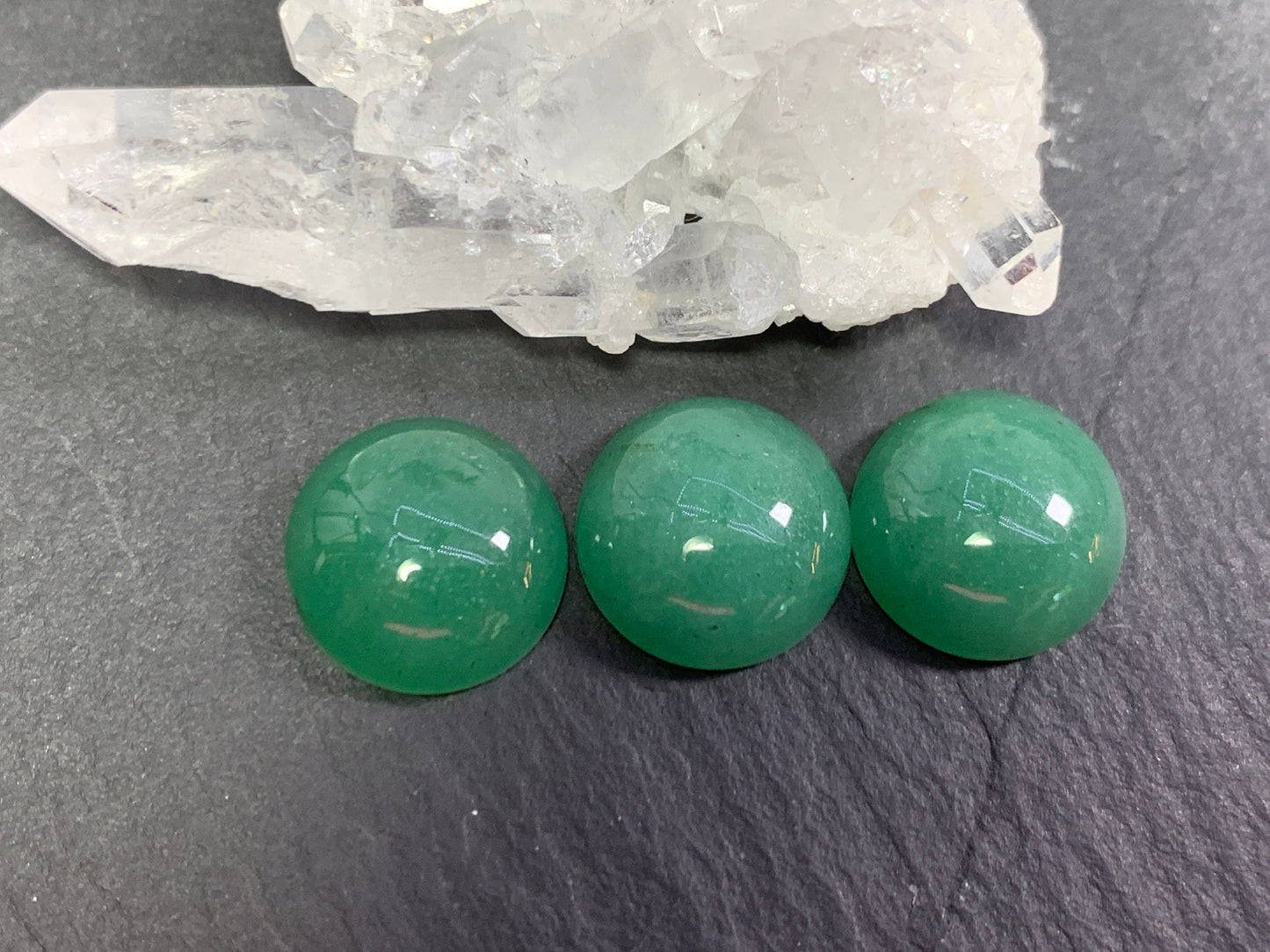 Green Aventurine round 12mm cabochon - Calibrated cabochons