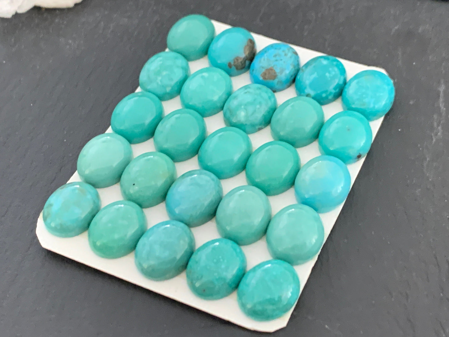 Turquoise oval 10x12mm cabochon - Calibrated cabochons