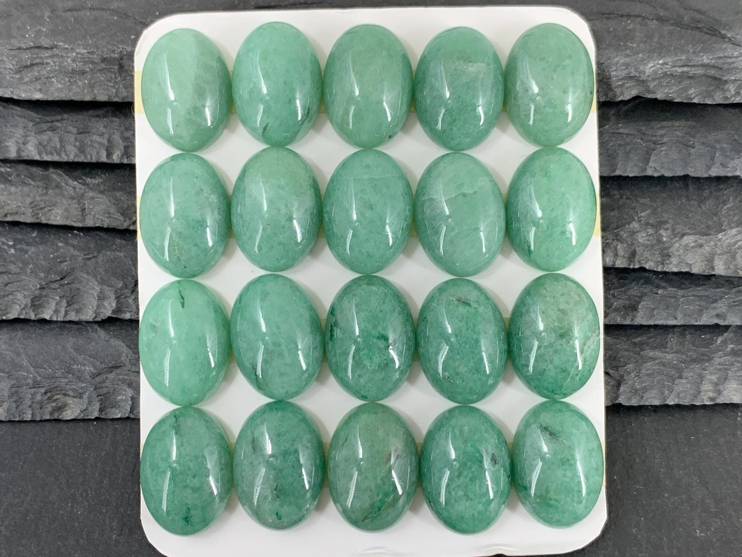 Green Aventurine oval 13x18mm cabochon - Calibrated cabochons