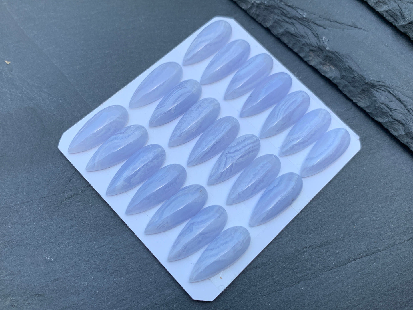 Blue Lace Agate pear 8x20mm cabochon - Calibrated cabochons