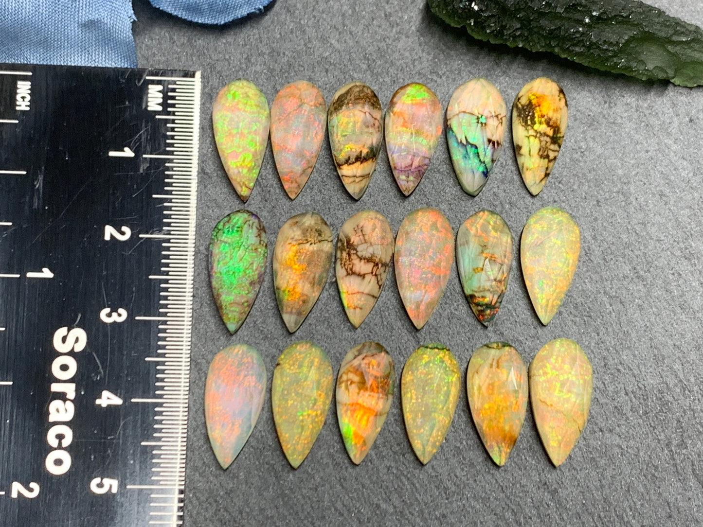 Faceted Monarch Opal pear 7x15mm cabochons - Doublet cabochons
