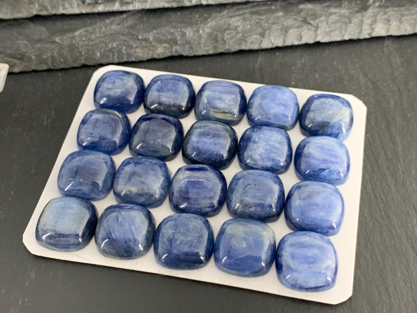 Kyanite square cushion 14mm cabochon - Calibrated cabochons