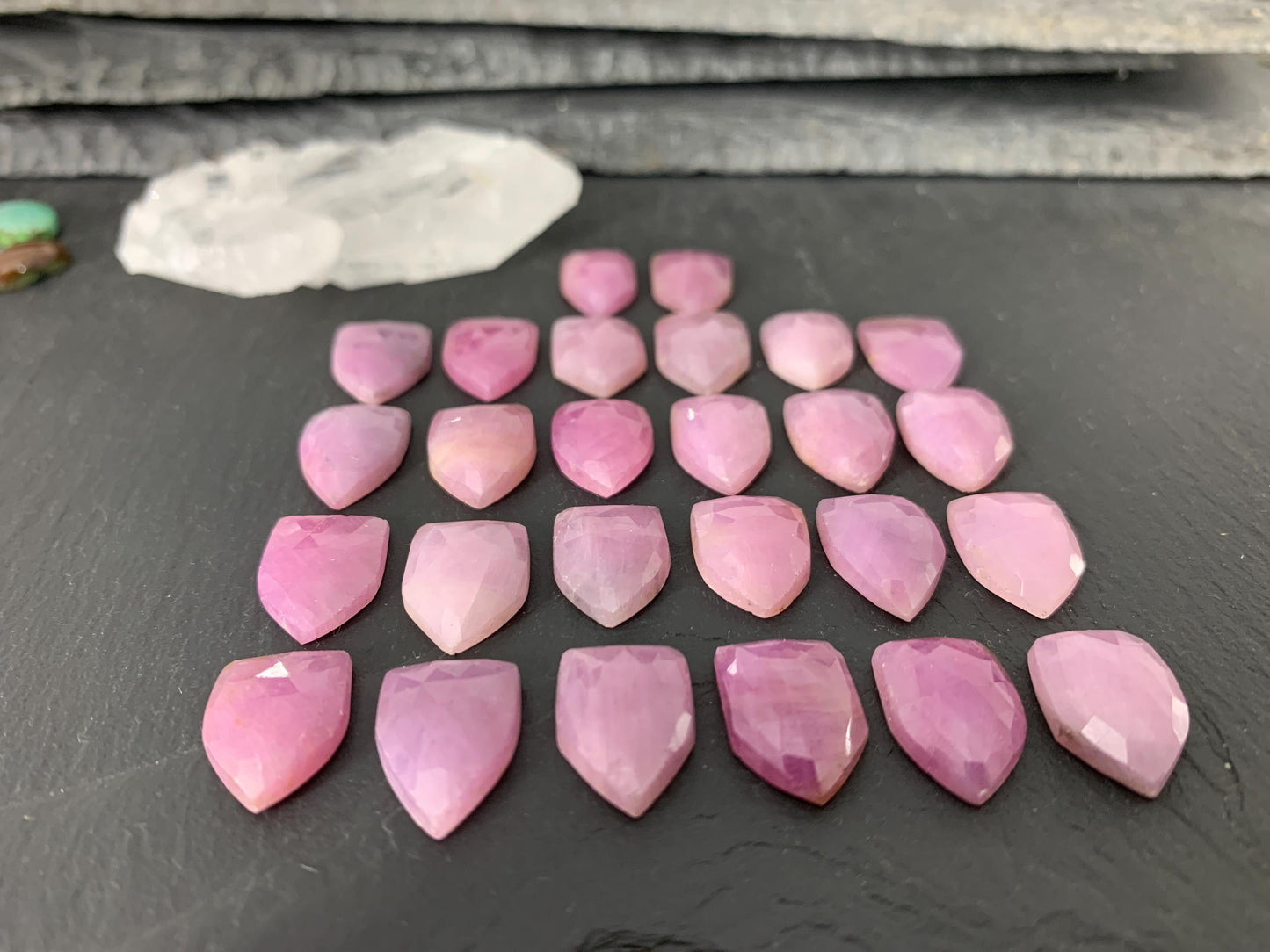 Faceted Pink Sapphire shield 10x14mm cabochon - Light pink