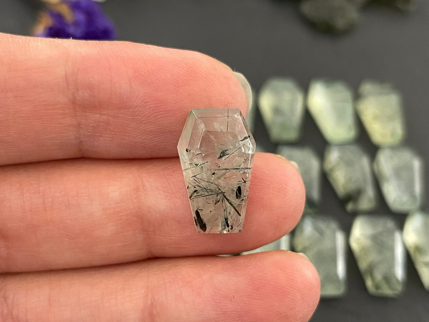 Prehnite Coffin 10x16mm cabochon