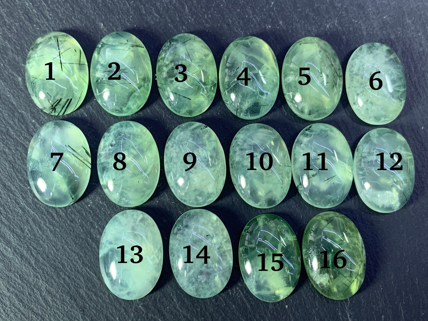 Prehnite oval 18x25mm cabochon - Calibrated cabochons