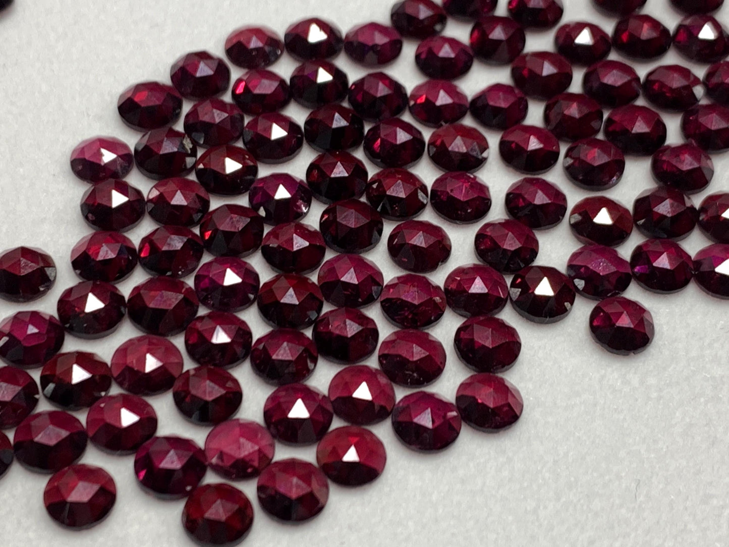 Faceted Rhodolite Garnet round 6-10mm cabochon e