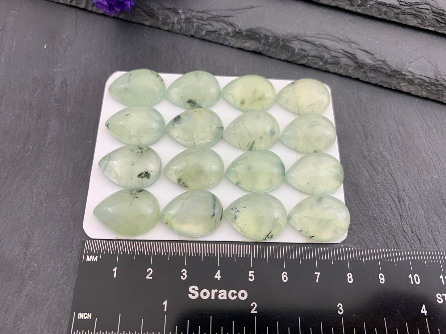Prehnite pear 15x20mm cabochon - Calibrated cabochons