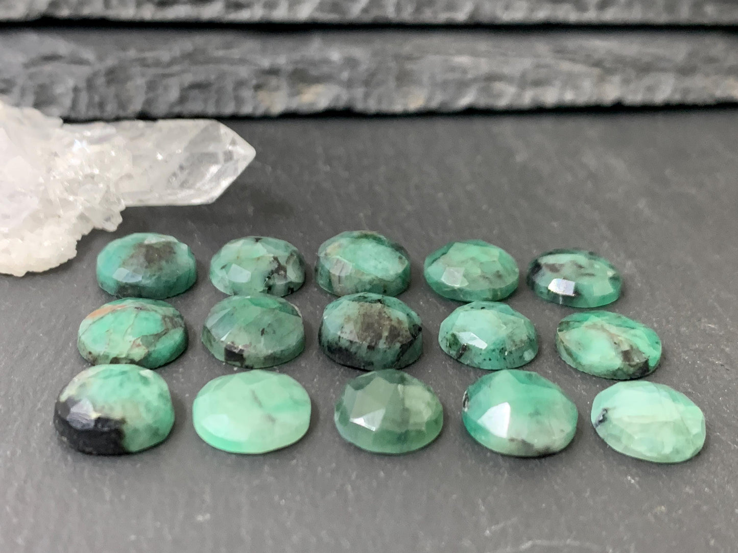 Faceted Emerald round 10mm cabochon