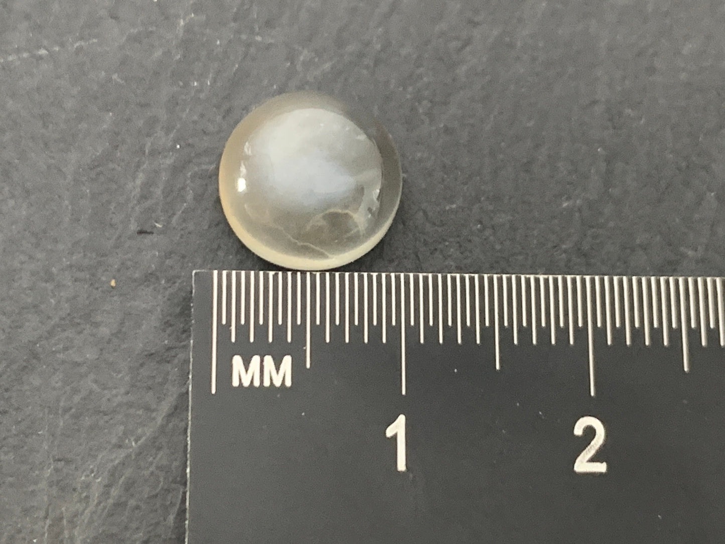 Grey Moonstone round 10mm cabochon - Calibrated cabochons