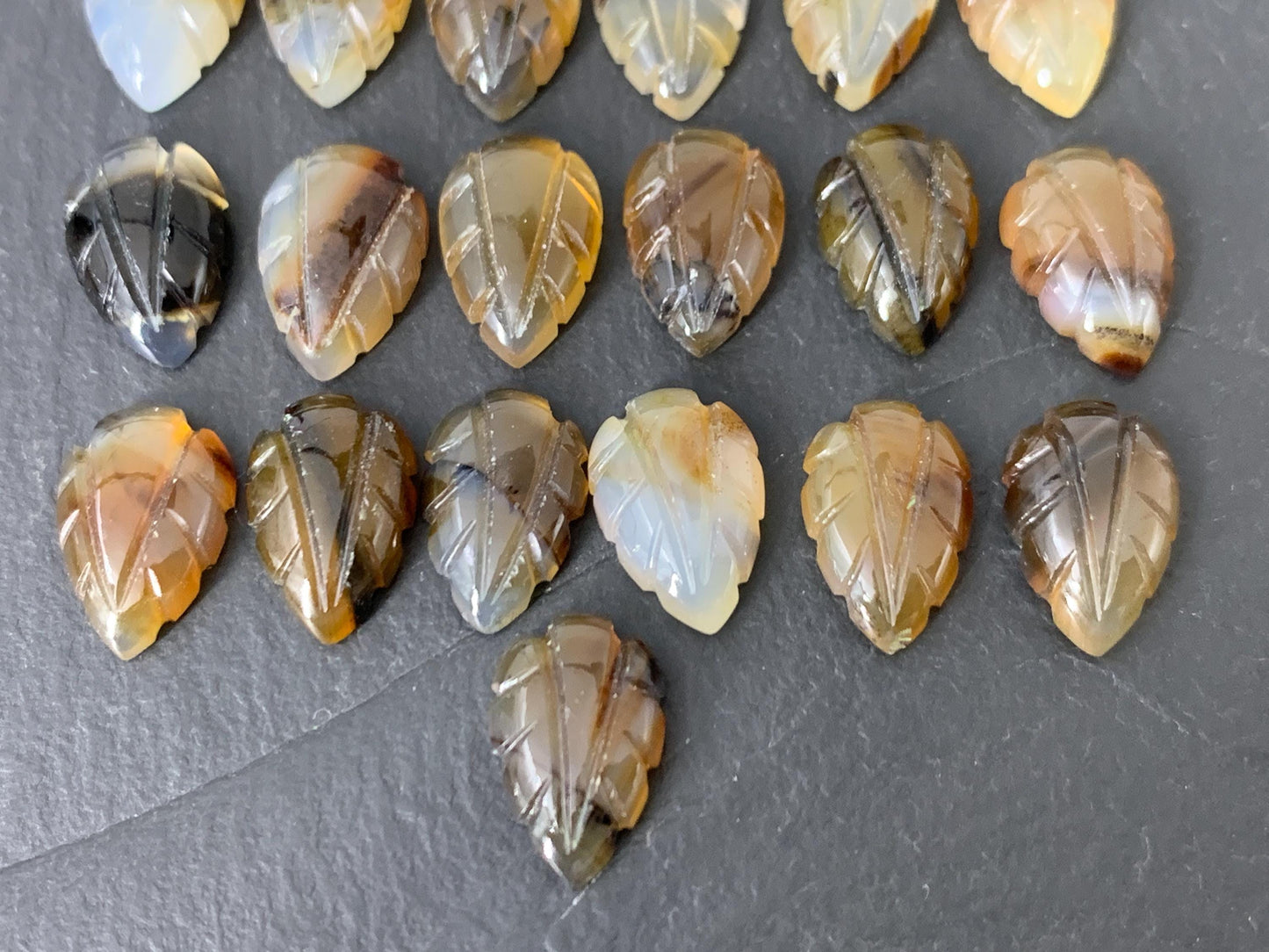 Montana Agate leaf 8x12mm cabochon