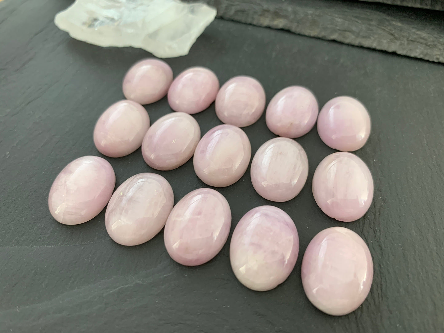 Kunzite oval 15x20mm cabochon - Calibrated cabochons