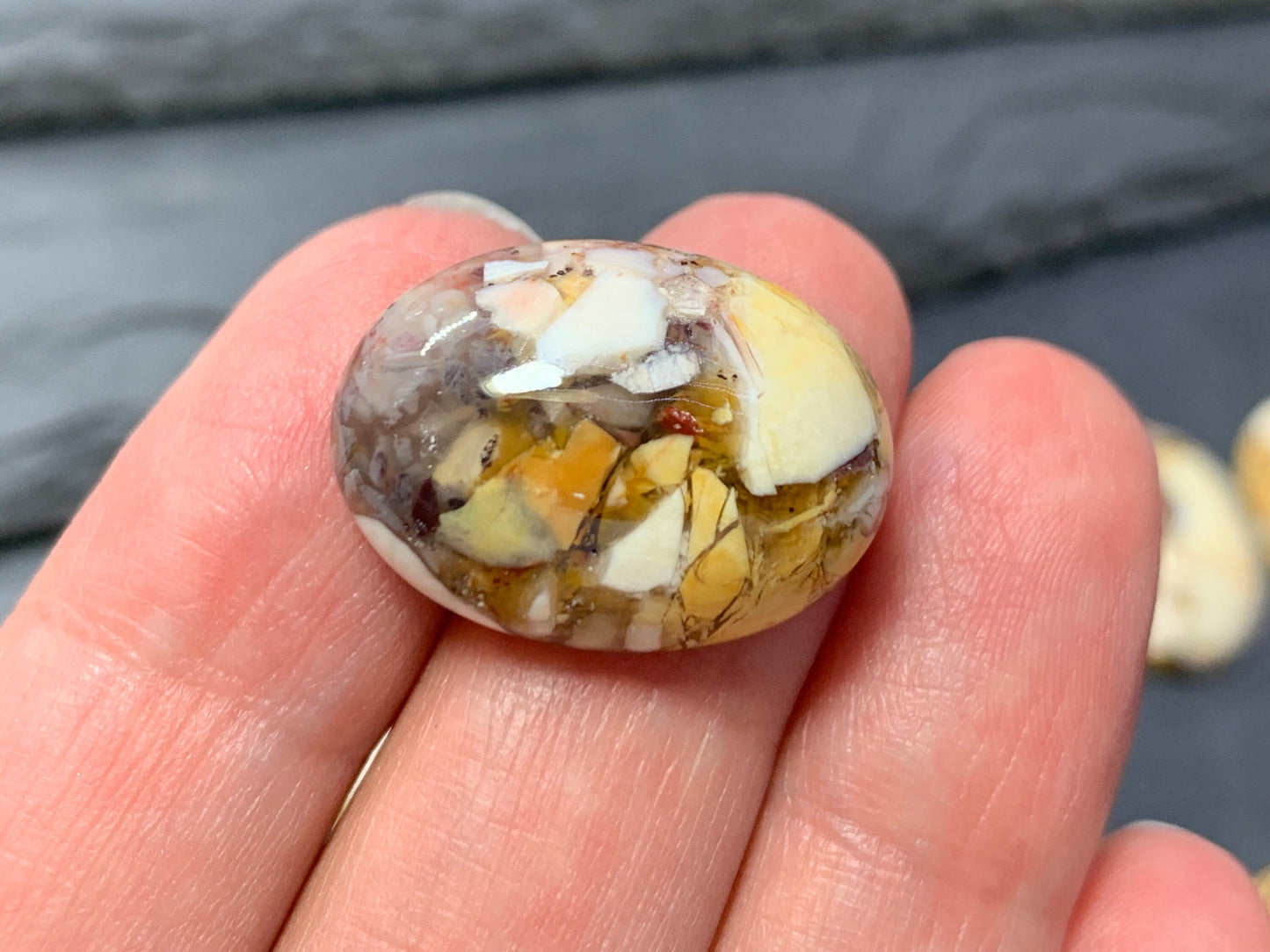 Brecciated Mookaite oval 16x22mm cabochon - Calibrated cabochons