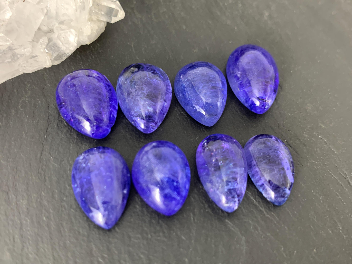 Tanzanite pear 14-17mm long cabochon