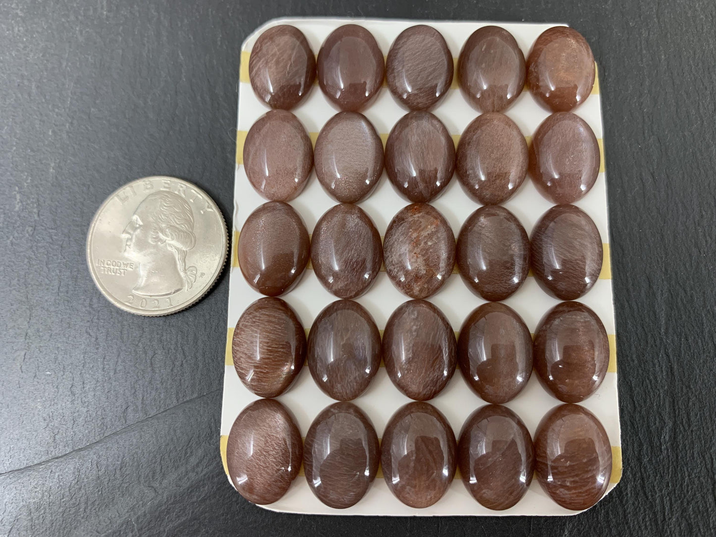 Gold Sunstone oval 12x16mm cabochon - Calibrated cabochons