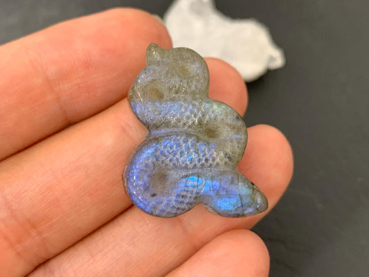 Labradorite Snake cabochon - Snake carving